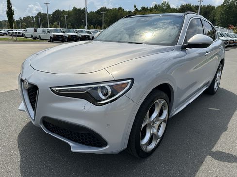 Used 2023 Alfa Romeo Stelvio Ti Lusso w/ Quick Order Package 22X Lusso AWD/4WD image 5