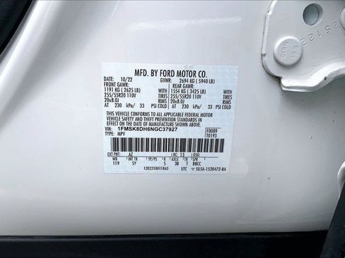 Used 2022 Ford Explorer XLT w/ Equipment Group 202A AWD/4WD image 33