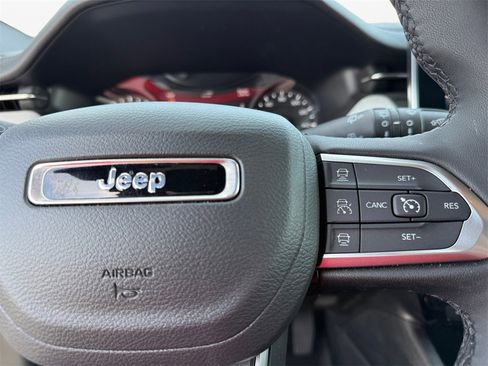 Certified 2024 Jeep Compass Limited image 26