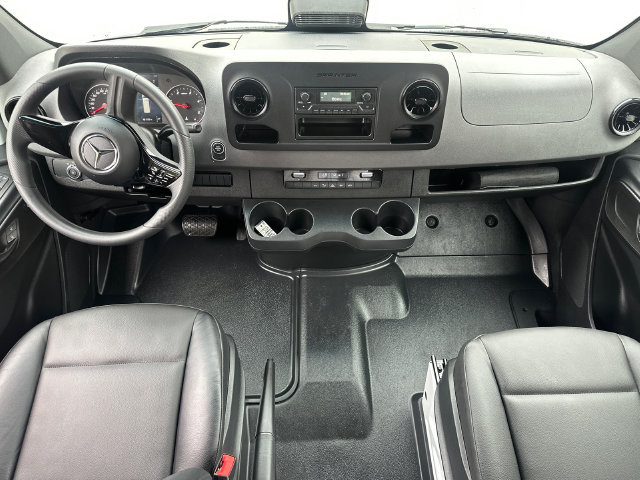 Used 2025 Mercedes-Benz Sprinter 2500 image 15