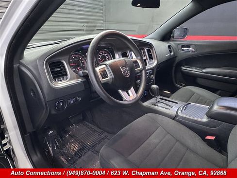 Used 2011 Dodge Charger SE RWD image 11