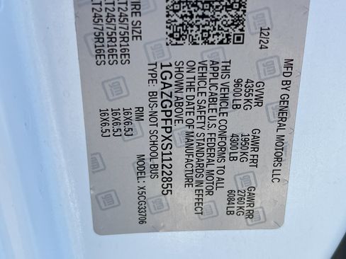 Used 2025 Chevrolet Express 3500 LT w/ LT Preferred Equipment Group RWD image 28