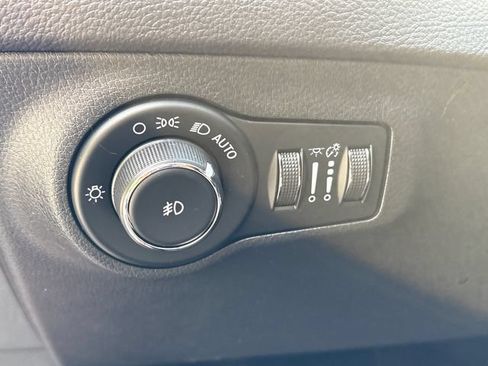 Used 2018 Jeep Compass Latitude w/ Popular Equipment Group AWD/4WD image 27
