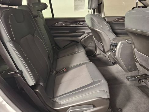 Used 2023 Jeep Grand Cherokee L Laredo AWD/4WD image 31