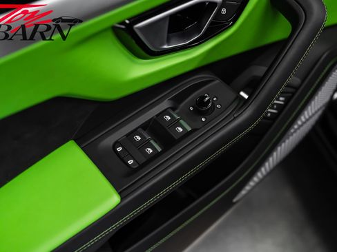 Used 2022 Lamborghini Urus AWD/4WD image 18