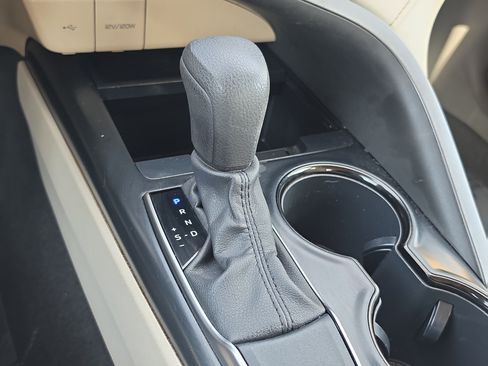 Used 2020 Toyota Camry LE FWD image 28