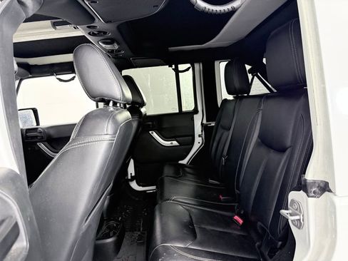 Used 2016 Jeep Wrangler Unlimited Rubicon image 21