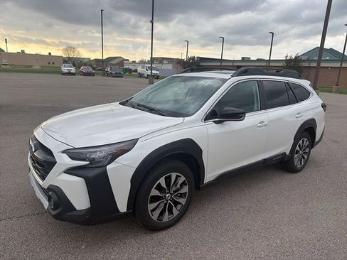 Used 2024 Subaru Outback Limited image 2