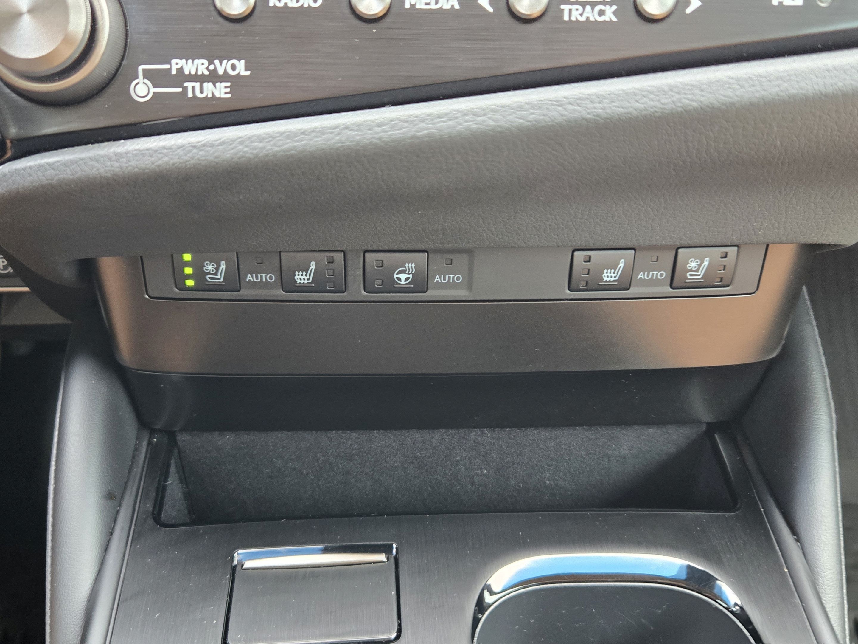 Used 2025 Lexus ES 350 w/ Premium Package FWD image 16
