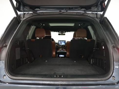 Used 2022 Lincoln Aviator Grand Touring w/ Equipment Group 301A AWD/4WD image 17