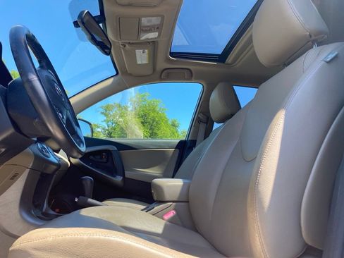 Used 2010 Toyota RAV4 Limited AWD/4WD image 5
