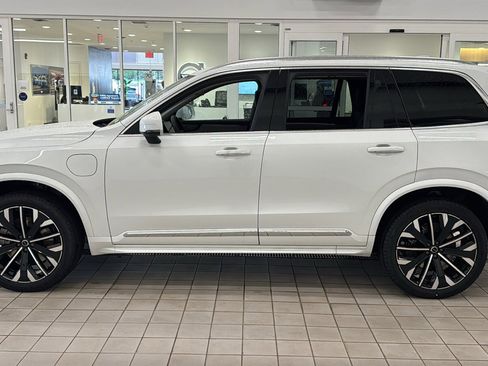 New 2026 Volvo XC90 T8 Ultra w/ Protection Package AWD/4WD image 8