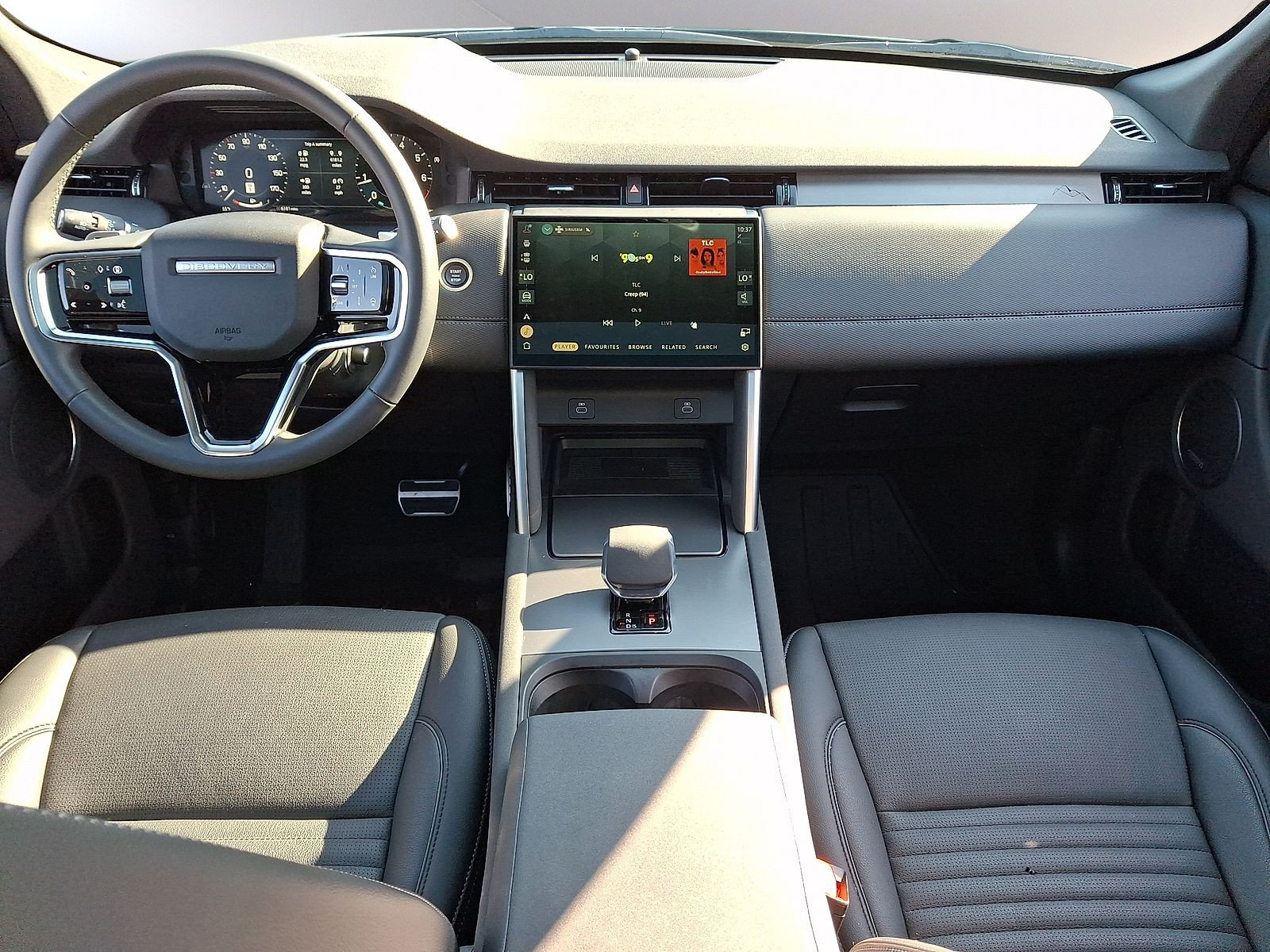 Used 2026 Land Rover Discovery Sport Landmark AWD/4WD image 3