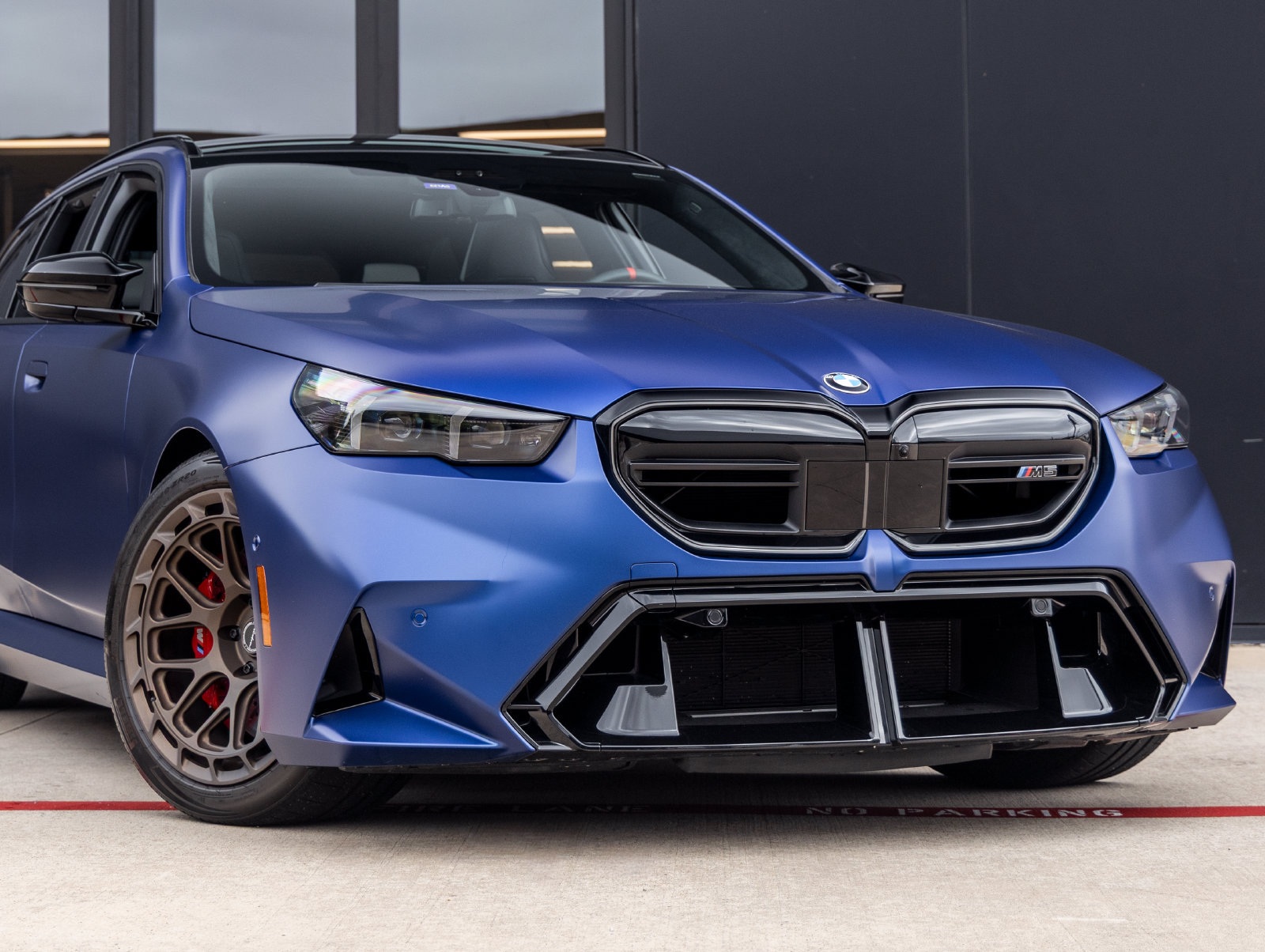 Used 2026 BMW M5 Touring AWD/4WD image 5