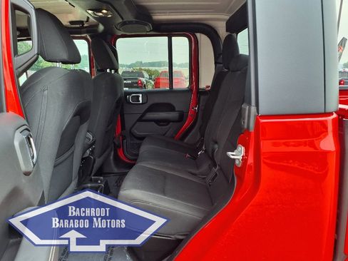 Used 2022 Jeep Gladiator Overland w/ Cold Weather Group image 20