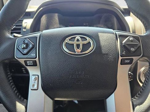 Used 2018 Toyota 4Runner SR5 AWD/4WD image 21