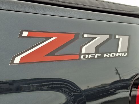 Used 2018 Chevrolet Silverado 1500 LT w/ All Star Edition image 29