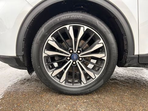 Used 2021 Ford Escape SE w/ SE Sport Appearance Package image 11