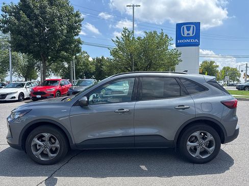 Used 2025 Ford Escape ST-Line Select AWD/4WD image 2