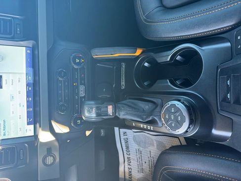 Used 2023 Ford Bronco Badlands image 38