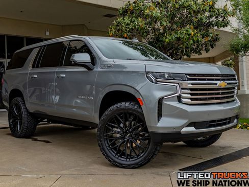 Used 2024 Chevrolet Suburban High Country image 1