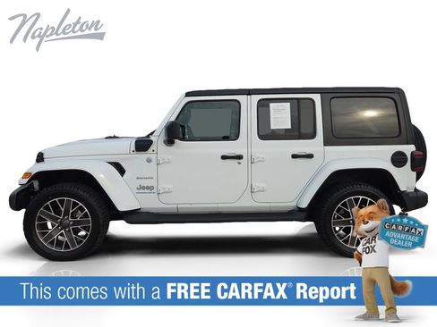 Used 2023 Jeep Wrangler Unlimited Sahara w/ Cold Weather Group AWD/4WD image 2