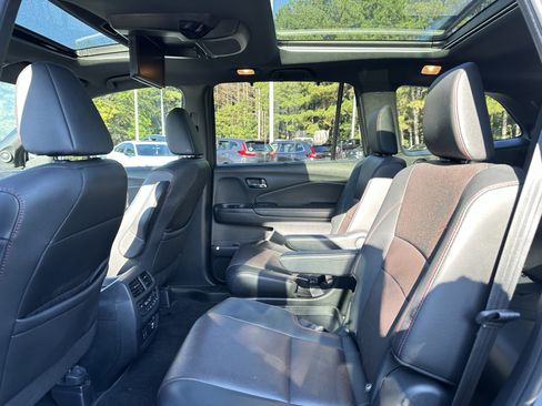 Used 2022 Honda Pilot Black Edition image 9