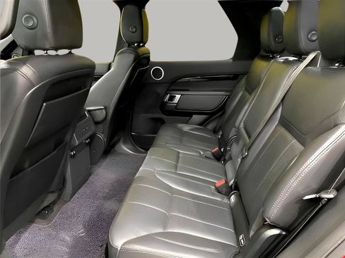 Used 2017 Land Rover Discovery SE AWD/4WD image 23