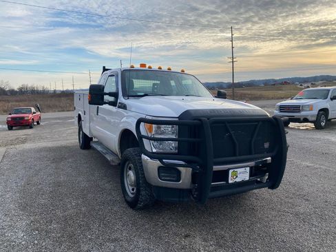 Used 2016 Ford F250 XL w/ Power Equipment Group image 4