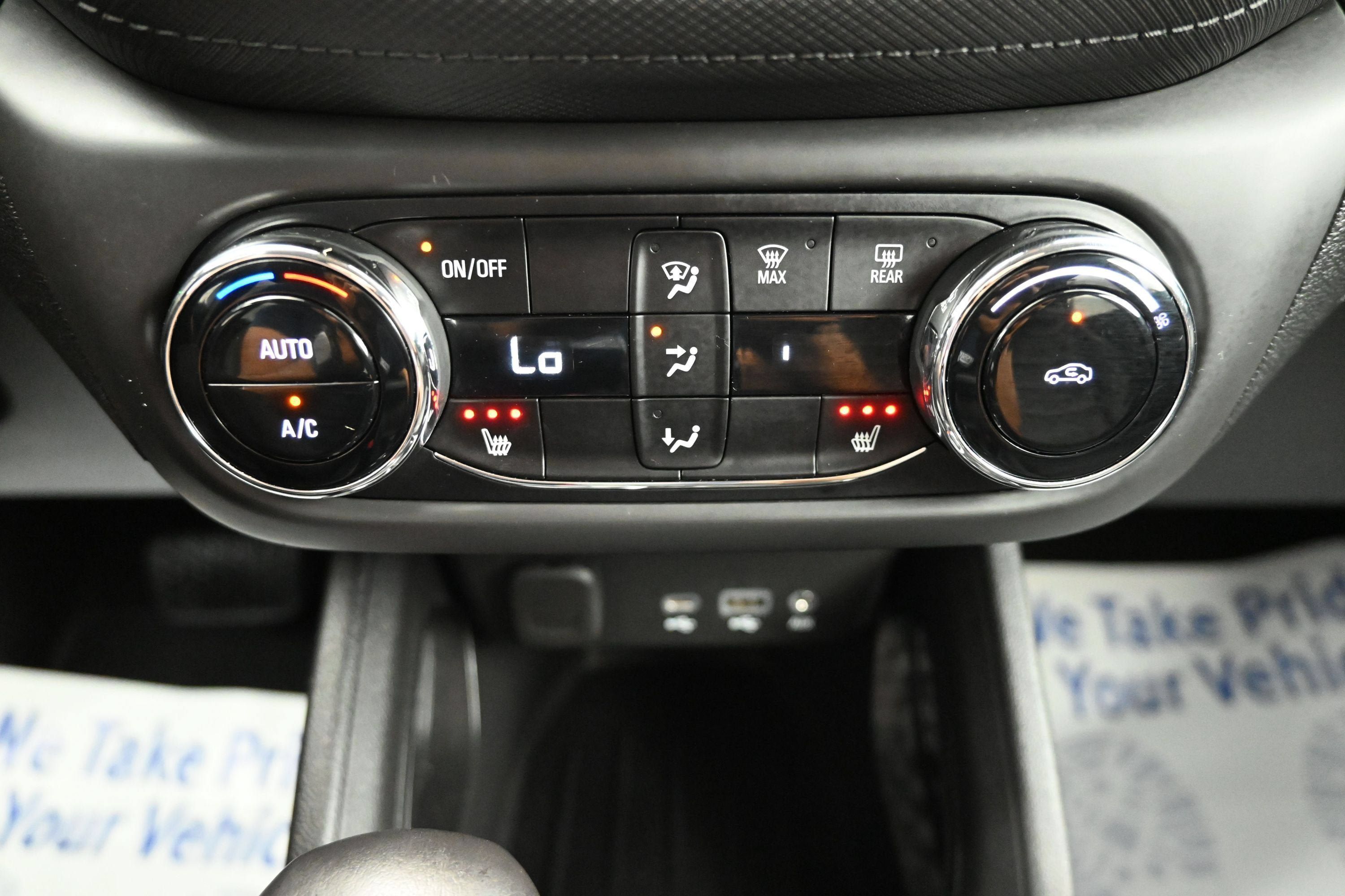 Certified 2021 Chevrolet TrailBlazer LT w/ Premium Seating Package AWD/4WD image 17
