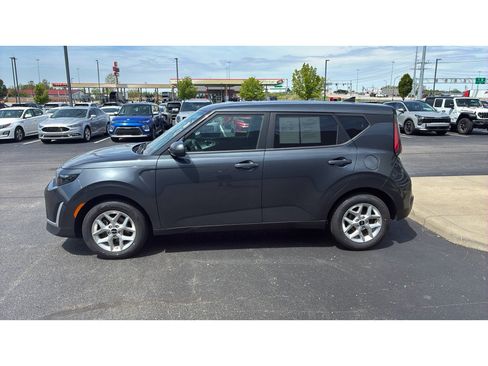 Used 2025 Kia Soul LX w/ LX Technology Package FWD image 3