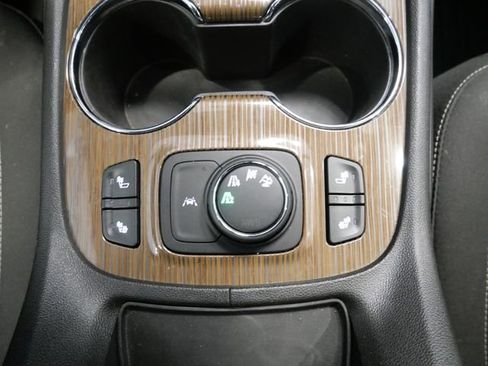 Used 2023 GMC Acadia SLE w/ Driver Convenience Package image 30