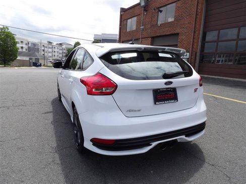Used 2018 Ford Focus ST image 5