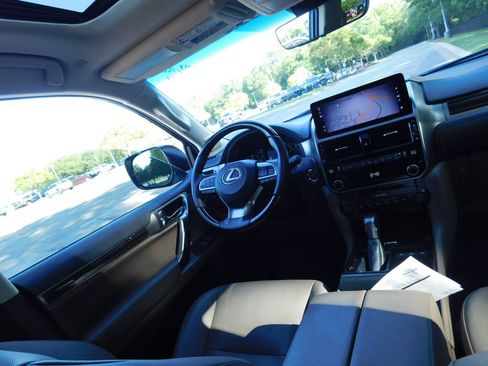 Used 2023 Lexus GX 460 Premium w/ Premium Package AWD/4WD image 7