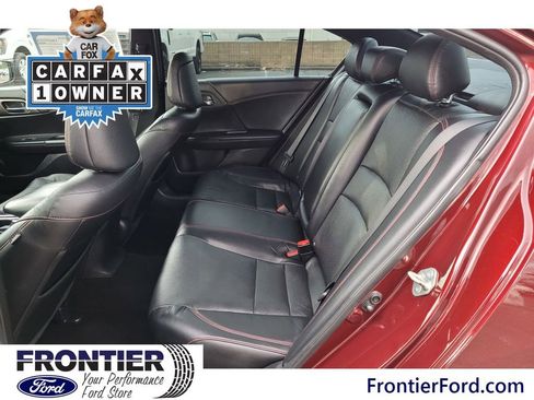 Used 2017 Honda Accord Sport Special Edition image 9