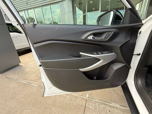 Used 2024 Chevrolet Trax RS w/ Driver Confidence Package FWD image 13