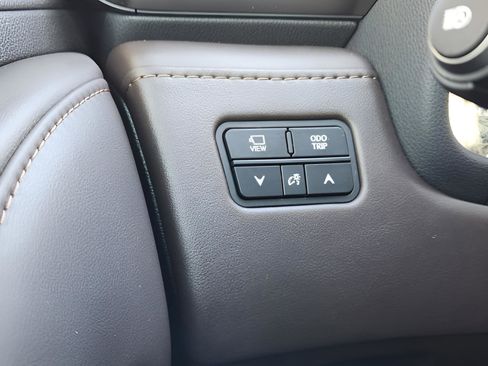 Used 2024 Lexus LX 600 4WD w/ Appearance Package image 38