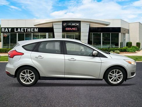 Used 2015 Ford Focus SE image 6