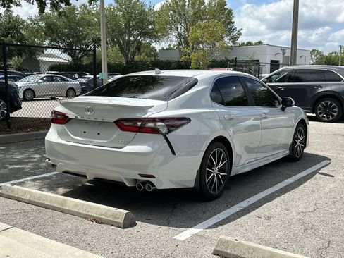 Used 2024 Toyota Camry SE FWD image 8