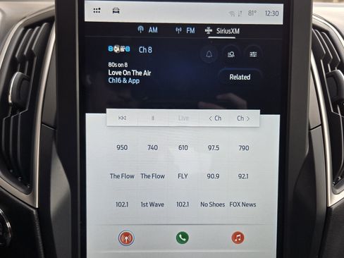 Used 2024 Ford Edge SE w/ Black Appearance Package image 12