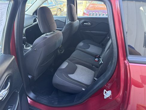 Used 2014 Jeep Cherokee Sport FWD image 18
