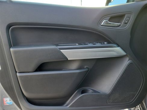 Used 2022 Chevrolet Colorado LT w/ LT Convenience Package image 14