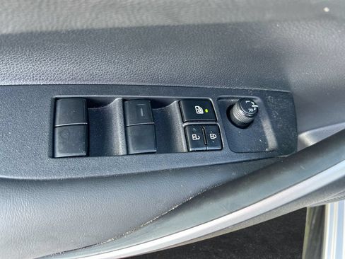 Used 2024 Toyota Corolla SE FWD image 12