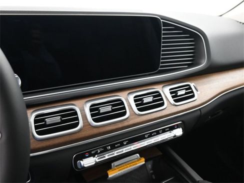 New 2025 Mercedes-Benz GLE 350 4MATIC image 3