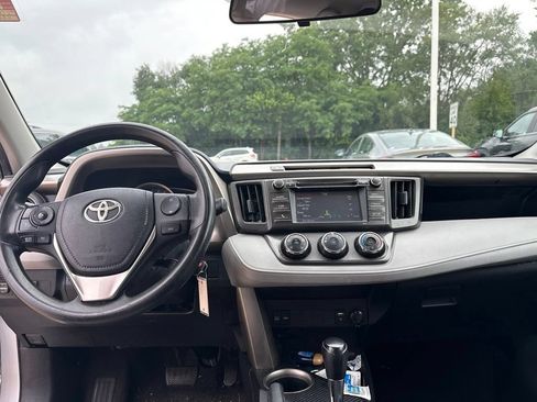 Used 2014 Toyota RAV4 LE FWD image 18