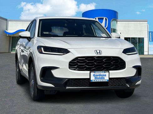 New 2027 Honda HR-V LX image 2