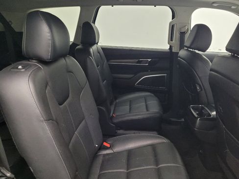 Used 2020 Kia Telluride SX w/ Towing Package FWD image 19