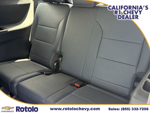 Used 2025 Chevrolet Traverse LT FWD image 14