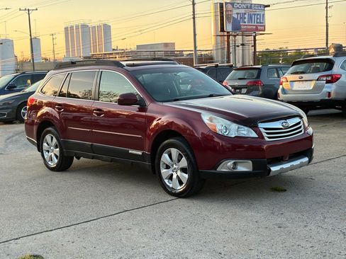 Used 2012 Subaru Outback 2.5i Limited w/ Moonroof Pkg image 4