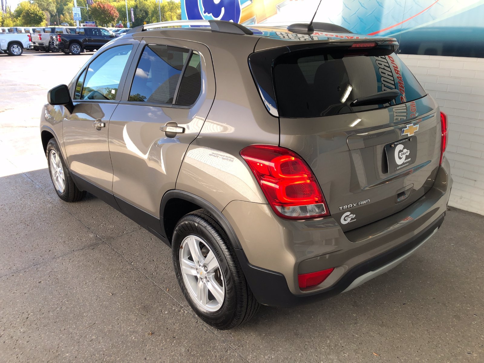 Used 2022 Chevrolet Trax LT w/ LT Convenience Package AWD/4WD image 6
